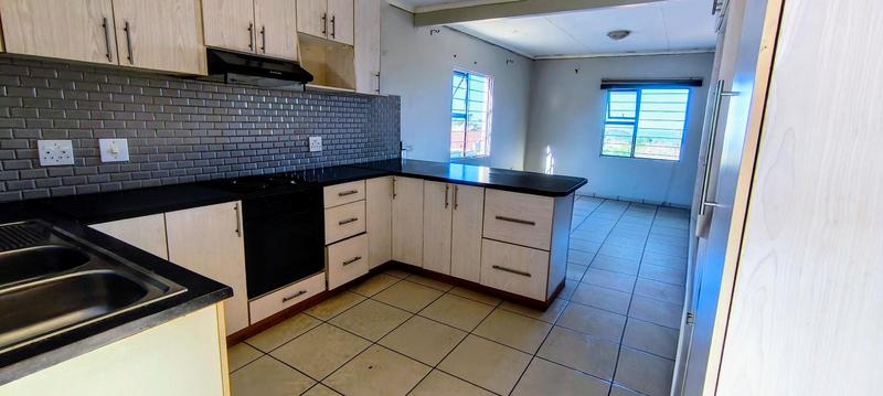 2 Bedroom Property for Sale in Pacaltsdorp Western Cape